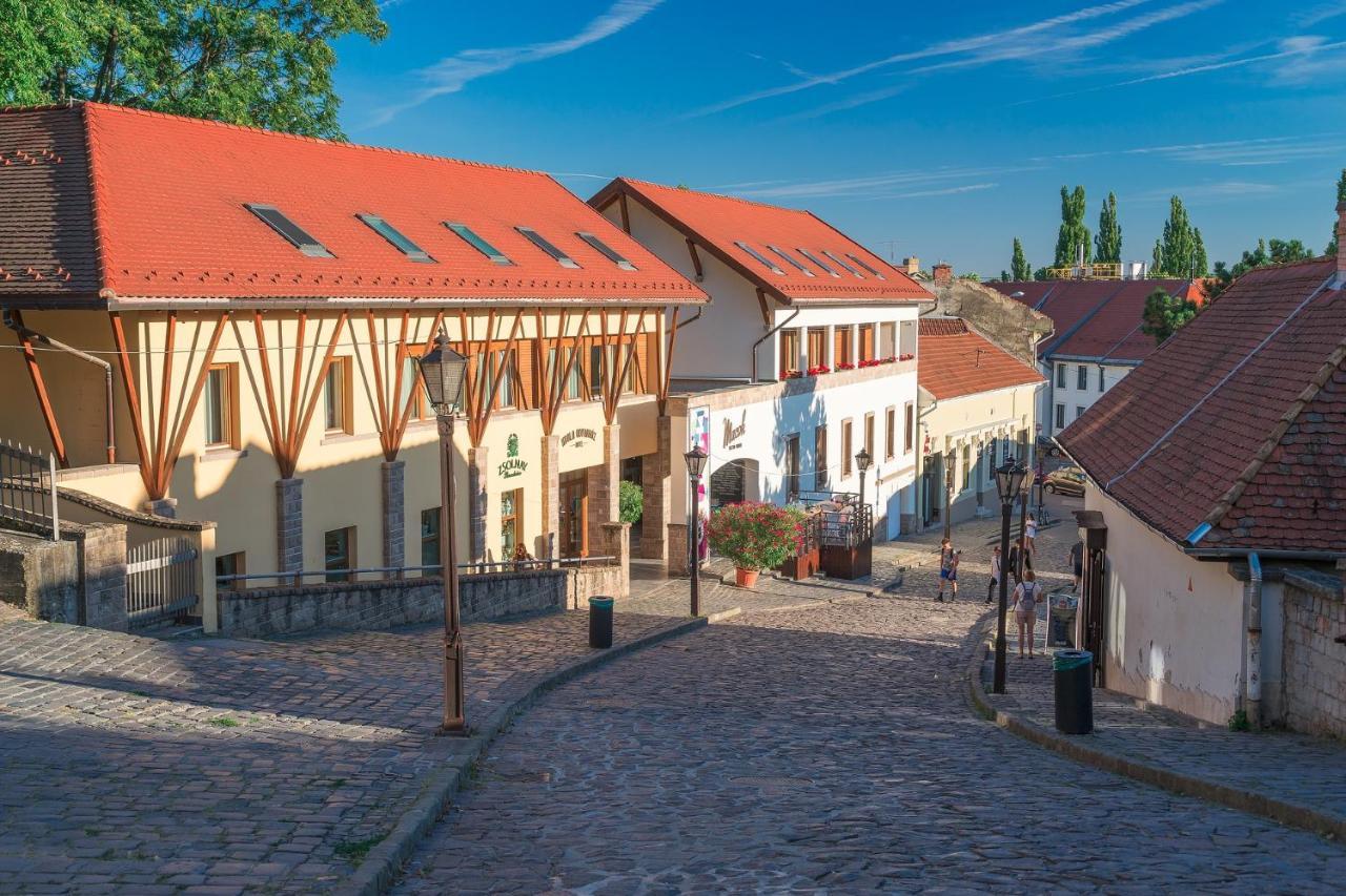 1552 Boutique Hotel Eger Buitenkant foto
